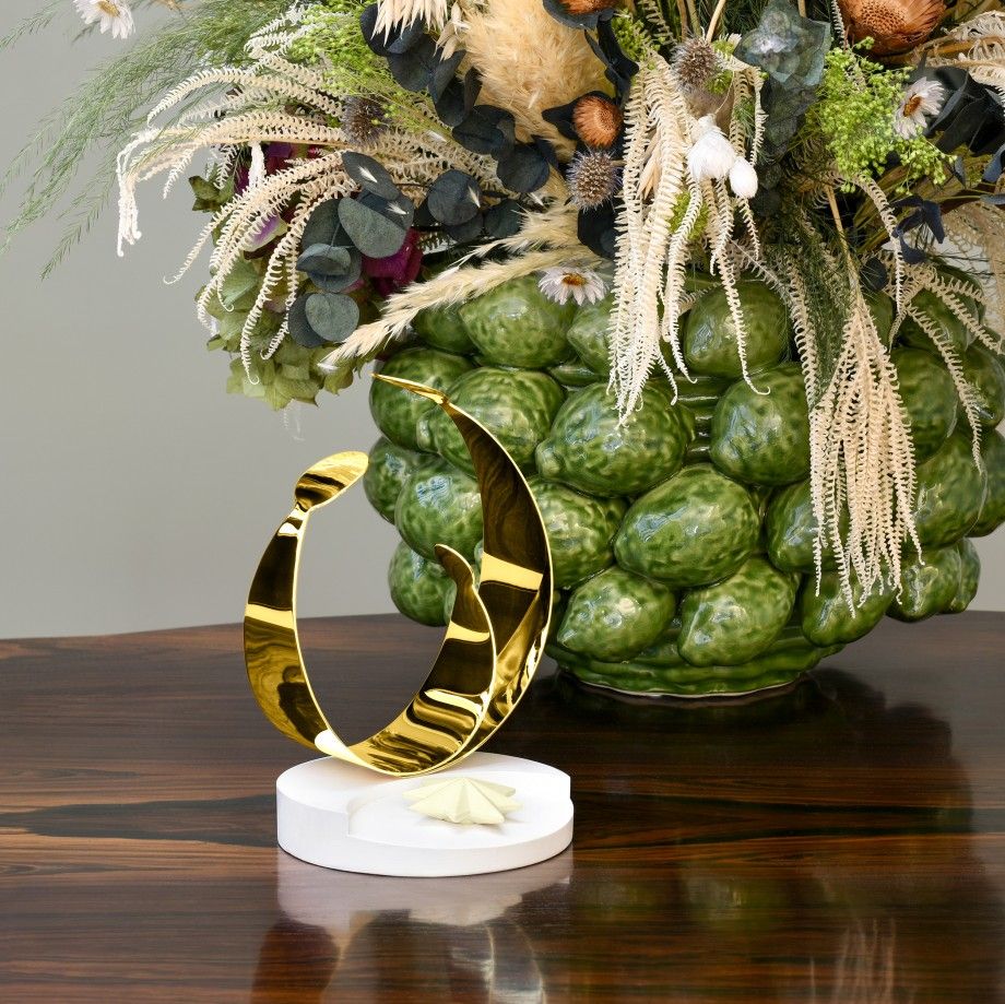 Nativity Scene with Guiding Star - Gold 