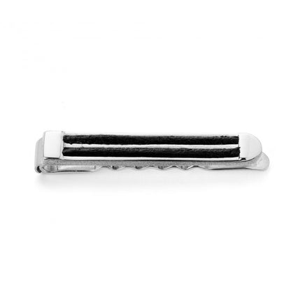 alfinete de gravata masculino prata Topazio 1874 com detalhe em couro preto e design slim para terno