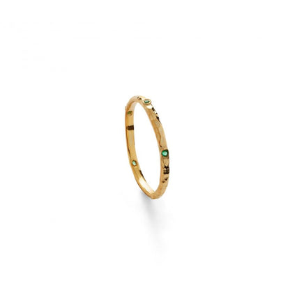 Topázio 1874 anel feminino dourado fino martelado com pequenas pedras verdes estilo minimalista para uso diário